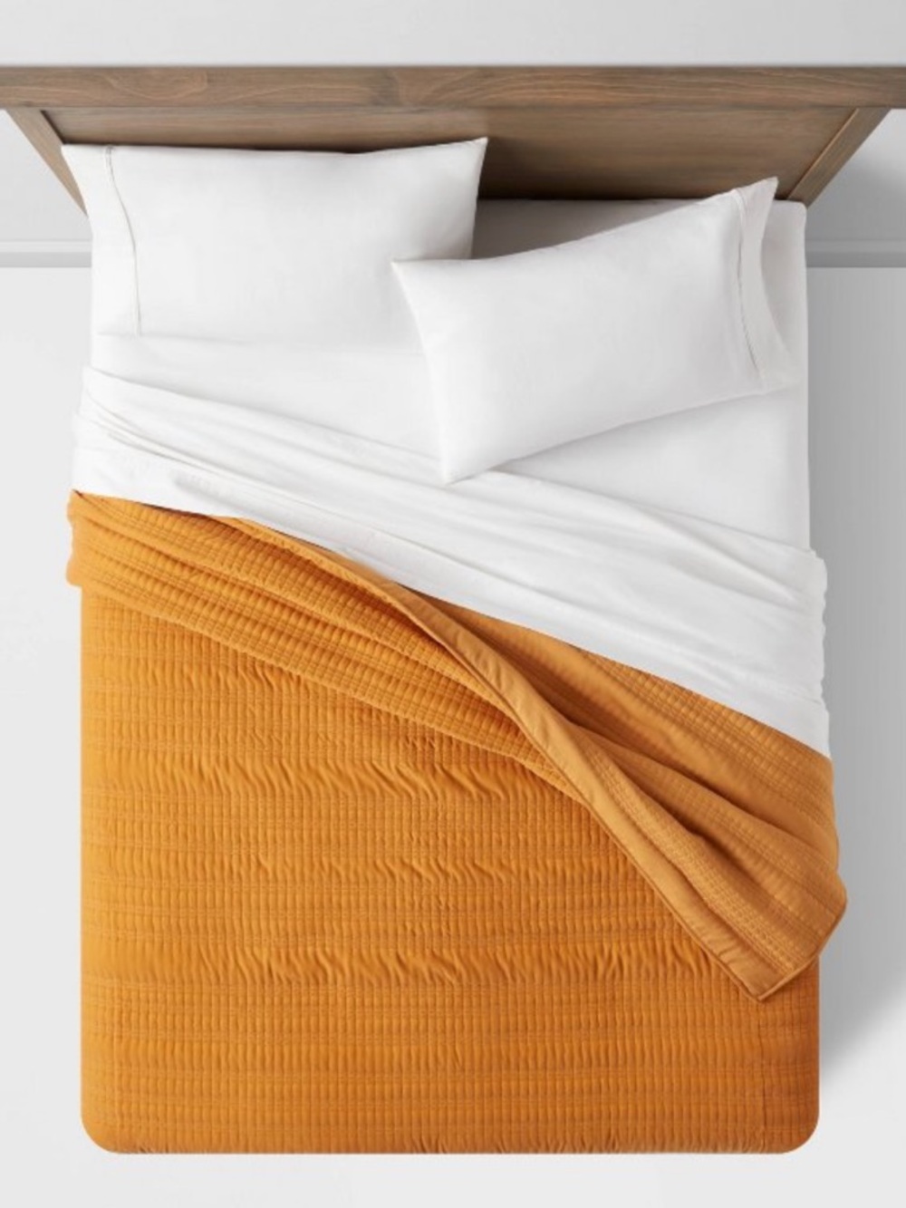 THRESHOLD NWT Lofty Velvet Quilt -Dark Gold -full/queen